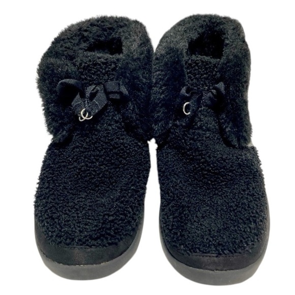 Women’s Toms Fleece Chukka Style Boots - Picture 5 of 9